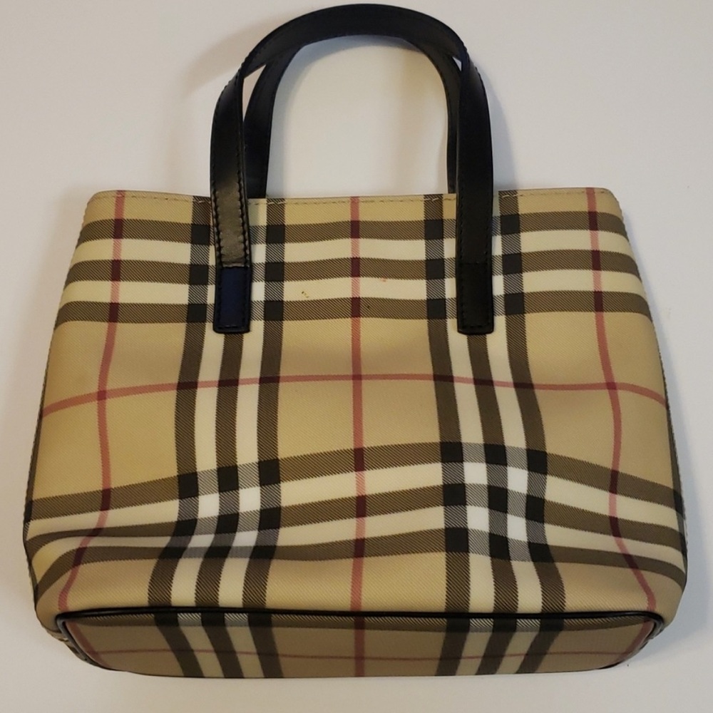 Burberry mini hand bag CUTE
